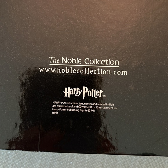 Harry Potter’s Wand That Lights Up 14 Inches long Noble Collection - Picture 9 of 11